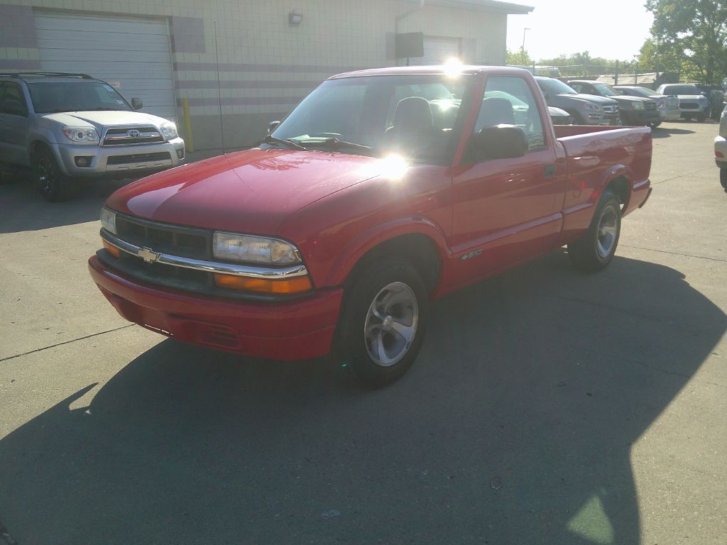 2000 Chevrolet S-10 LS