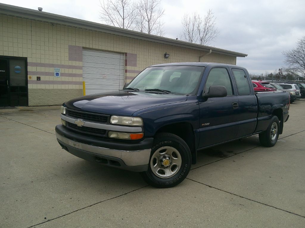 2002 Chevrolet Silverado 1500 base's photo